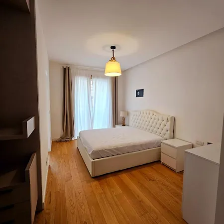 3-bedroom - Sleeps 7 - With Gym *